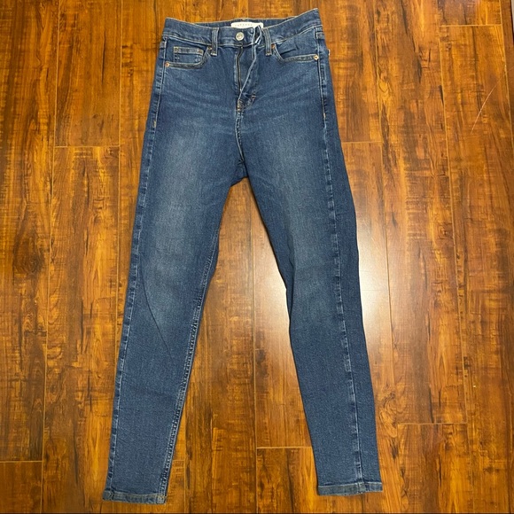 TopShop high waisted Jamie Jeans in midblue. Size: W26 L3 - Picture 2 of 4